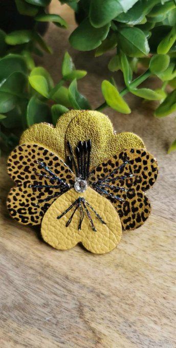 Broche pensée   ref BR24-15