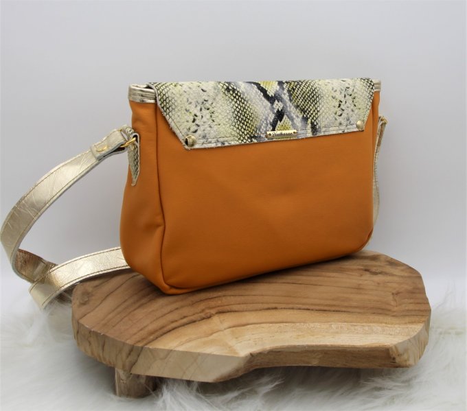 Besace  SARAH  en python jaune  réf : B21-11